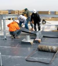 Ako opraviť strechu bytového domu