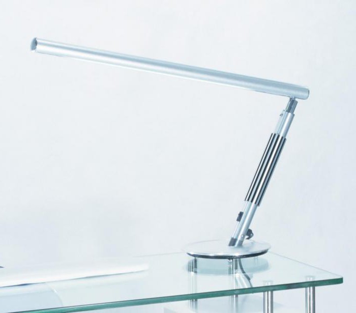 Lampa pre stôl na manikúru: výhody použitia príslušenstva