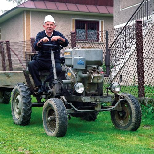 Mini traktor pre domácnosť s vlastnými rukami. Ako vytvoriť mini traktor pre domácnosť