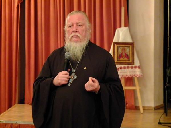 Církevná postava Najslávnejší Dmitrij Smirnov