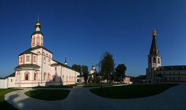 Valdai, kláštor Iversky: fotografie, recenzie, história. Ako sa dostať do kláštora Iversky vo Valdai?