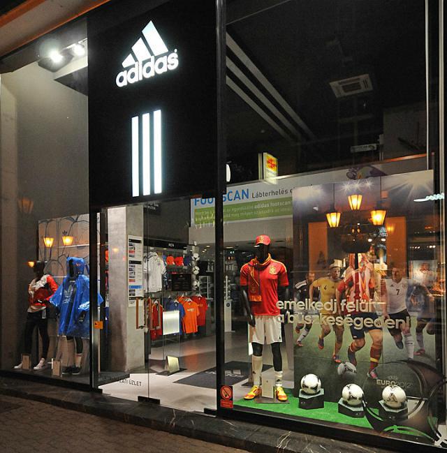 adidas discount store v moskve 