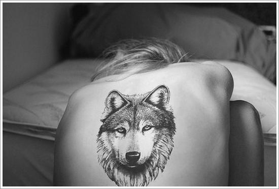 tetovanie vlk na ramennej hodnote